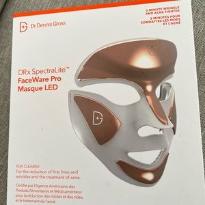 Dr Dennis Gross SpectraLite™ FaceWare Pro LED mask